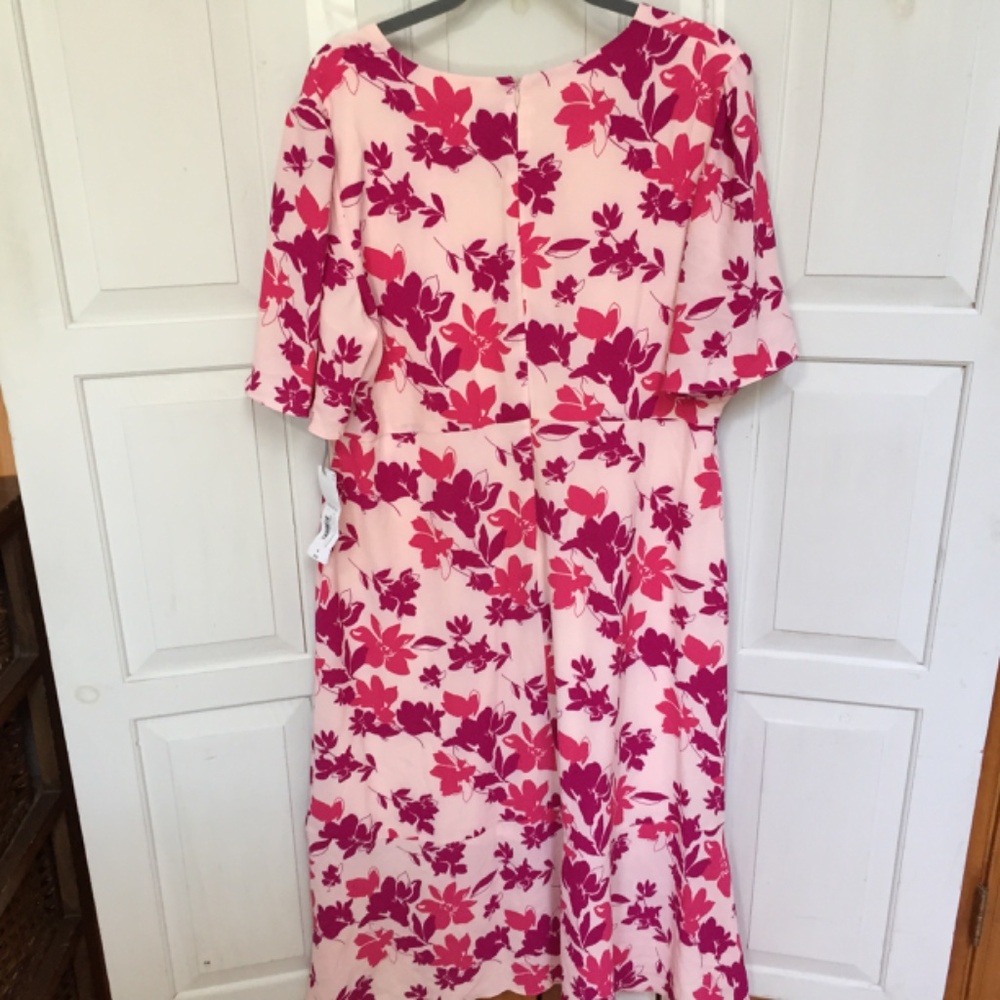 Liz Claiborne Pink Floral Short Sleeve Midi Dress - Picture 12 of 16